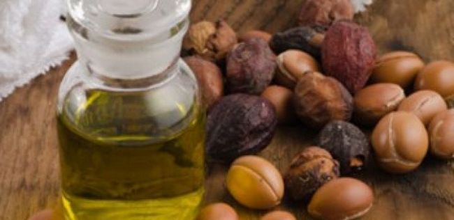 12 avantages étonnants d'huile d'argan marocaine pour la santé et la beauté