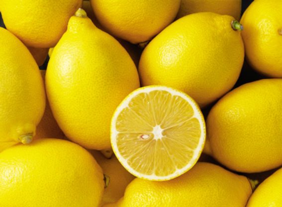 7 AVANTAGES DE CITRON CHACUN D'EAU devrions connaître, les avantages de l'eau de citron