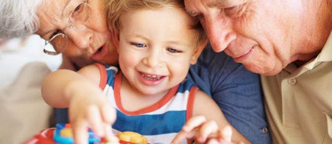 9 raisons pourquoi il est nécessaire pour une bonne liaison entre les petits-enfants et grands-parents