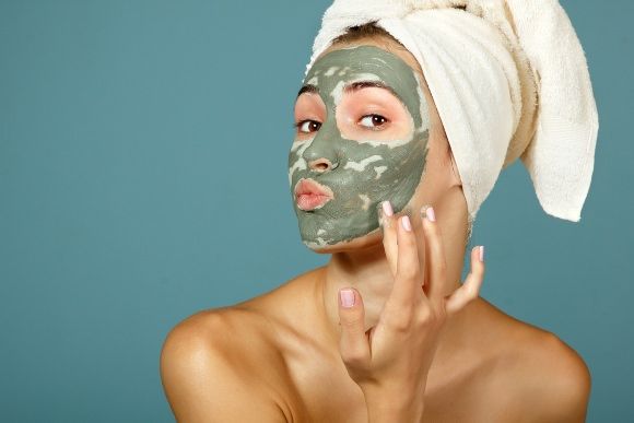 Pack de visage pour les peaux claires à la maison (juste obtenir une peau naturellement à la maison)