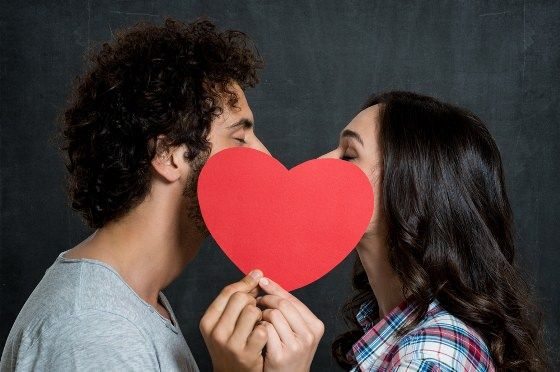 Comment embrasser? Comment embrasser romantique, passion et la perfection?