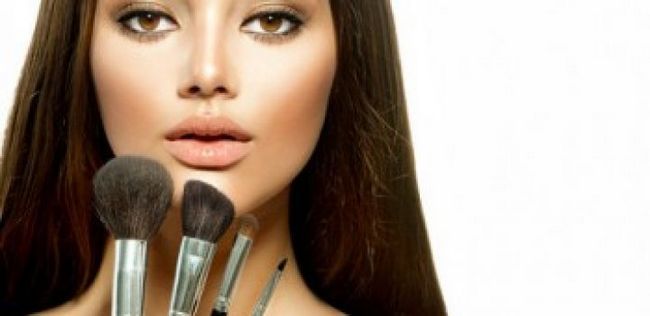 Comment rendre votre visage plus mince? 8 conseils de beauté