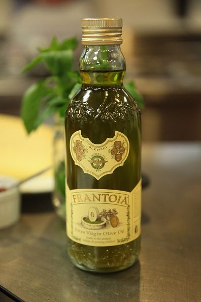 L'huile d'olive, lait et le miel aider à hydrater, peau sèche et squameuse