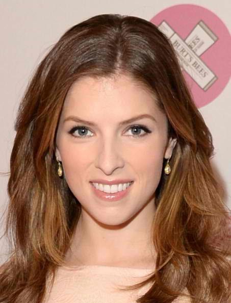 Anna Kendrick au Burt's Bees 2014 Hive with Heart Campaign.