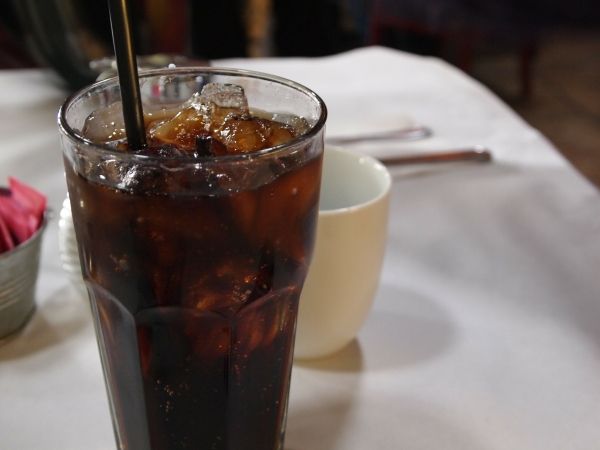 Soda: haute teneur en calories et riches en sucre des boissons