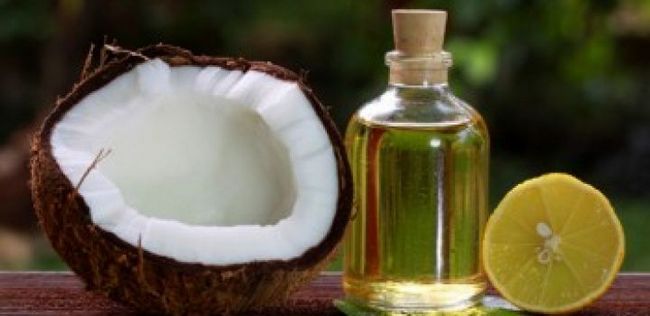 Top 10 des moyens d'utiliser l'huile de noix de coco pour la peau et les cheveux