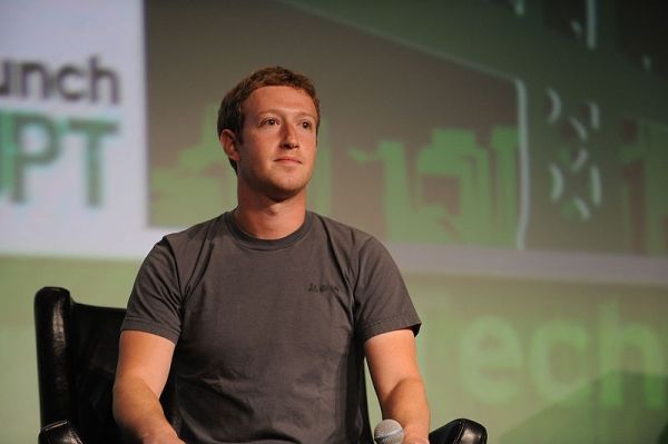 Facebook fondateur et PDG Mark Zuckerberg parle lors de la conférence TechCrunch au SF Design Center le 11 Septembre 2012 à San Francisco, en Californie. (Photo par C Flanigan / WireImage)