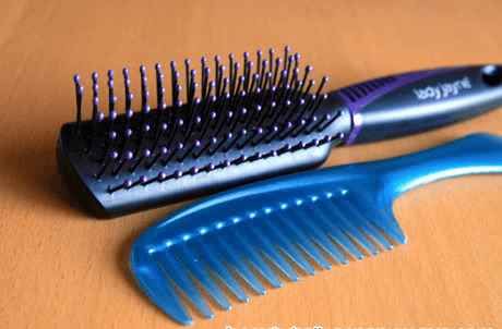 Meilleurs conseils pour nettoyer les brosses à cheveux et les peignes
