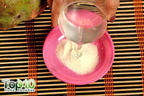poudre de lait et de l'eau de noix de coco visage masque step2