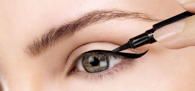 Comment appliquer l'eyeliner Parfaitement