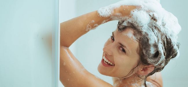 Est-il bon de se laver les cheveux tous les jours?