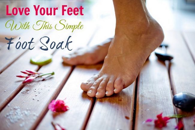 Aimez vos pieds avec ce pied simples tremper
