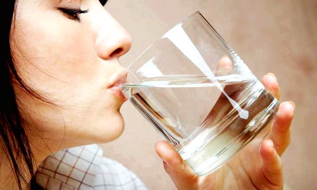 18 Smart Home Remedies pour perdre du poids de l'eau rapide