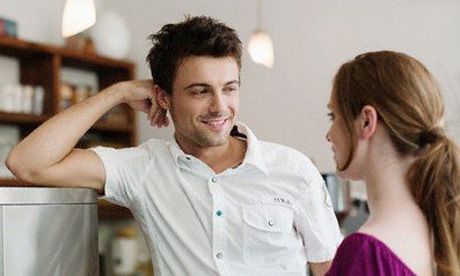 10 signes évident que dire que un mec flirte avec vous