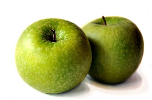 Une pomme par jour éloigne l'obésité loin, disent les experts