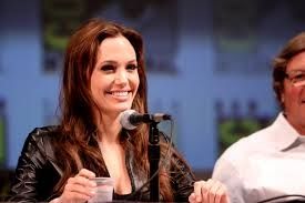 Les ovaires d'Angelina Jolie, les trompes de Fallope enlevés pour réduire le risque de cancer