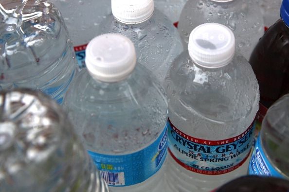 Une agence européenne a constaté que le BPA, un ingrédient dans des bouteilles en plastique et les récipients alimentaires, est pas un risque pour la santé.