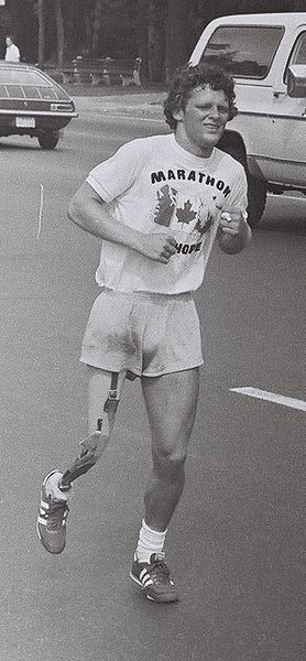 Terry Fox, le cancer fund-raiser canadienne, au cours de sa 1980 & # 034-Marathon de l'Espoir & # 034- collecte de fonds run à travers le Canada.