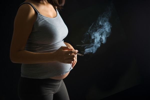 Médecins trouver niveaux d'ADN et des hormones de stress altérés dans les nouveau-nés dont les mères-fumeur