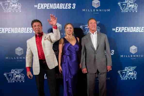 Sylvester Stallone, Ronda Rousey, et Arnold Schwarzenegger à la projection spéciale de & # 034-Les Expendables 3. 