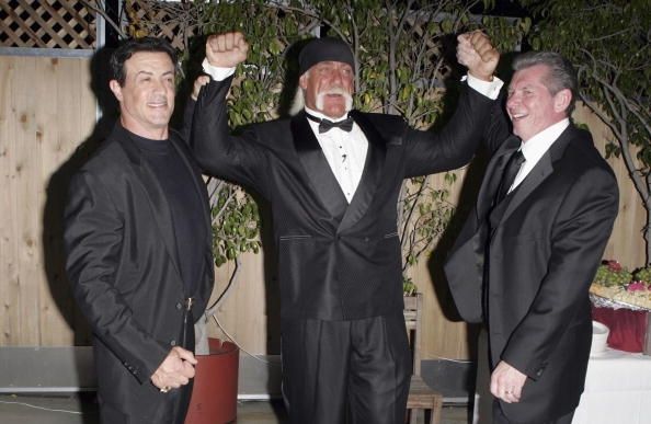 Sylvester Stallone intronise Hulk Hogan dans WWE Hall of Fame