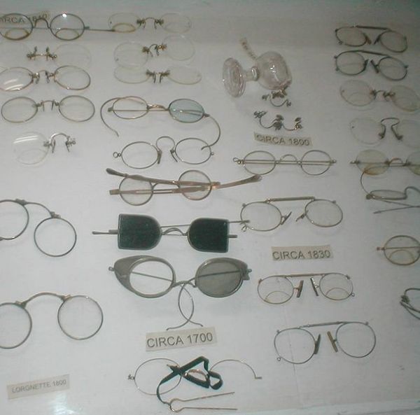 Une nouvelle iplant oculaire peut aider les personnes âgées avec leur vision de près et éventuellement éliminer le besoin de lunettes de lecture. Une nouvelle iplant oculaire peut aider les personnes âgées avec leur vision de près et éventuellement éliminer le besoin de lunettes de lecture.