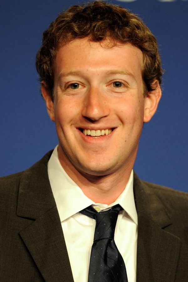 PDG de Facebook Mark Zuckerberg fait un don de 25 millions $ pour aider à combattre le virus Ebola