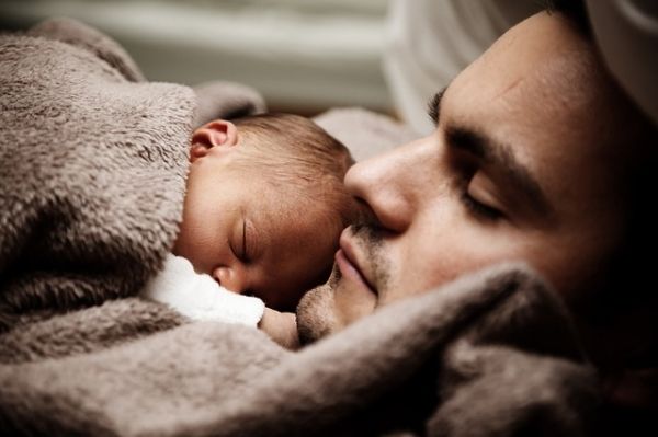 L'implication du père / partenaire crucial de l'allaitement maternel