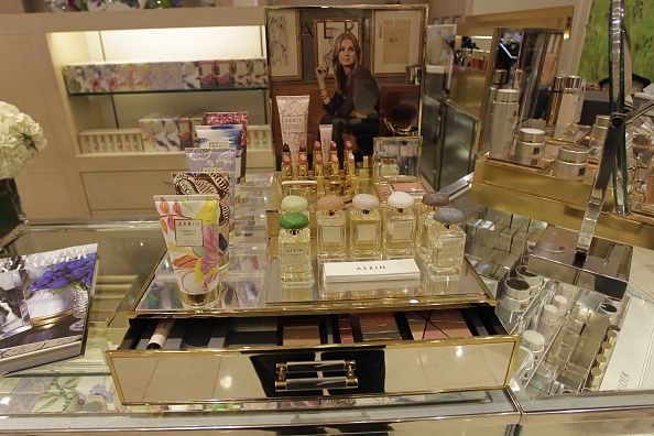 Cosmétique peuvent dire qu'ils vous rendent plus belle, mais pas qu'ils peuvent changer votre peau (à moins qu'ils ne prouvent) Cosmétique peuvent dire qu'ils vous rendent plus belle, mais pas qu'ils peuvent changer votre peau (à moins qu'ils ne prouvent)