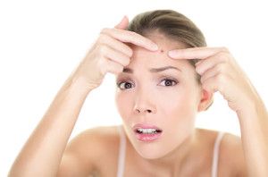 Débarrassez-vous de l'acné rapidement et naturellement (remèdes maison)