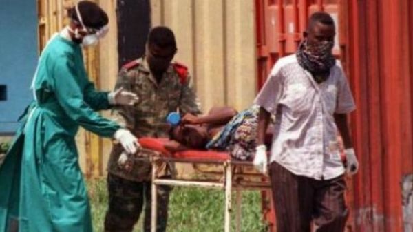 Le virus Ebola est & # 034-répand comme une traînée de poudre & # 034- au Libéria.