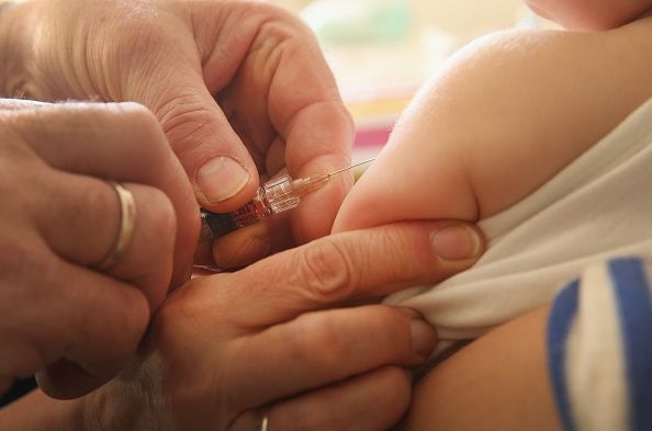 Une vaccination contre Haemophilus B ingluenza appers à offrir une certaine protection contre la leucémie infantile la plus courante. Une vaccination contre Haemophilus B ingluenza appers à offrir une certaine protection contre la leucémie infantile la plus courante.