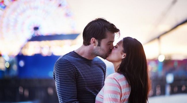 Comment embrasser une fille pour la première fois (avec vidéo)