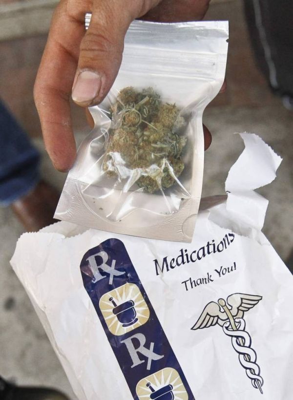 Le programme pilote sur le cannabis médical est déjà en cours dans l'Illinois, avec les inscriptions pour les demandes de carte d'identité en cours.