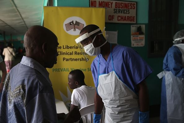 Combien de temps est le corps de la victime ebola contagieuse?
