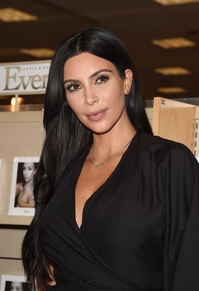 Kim Kardashian à la première de Los Angeles & # 034-Selfish 