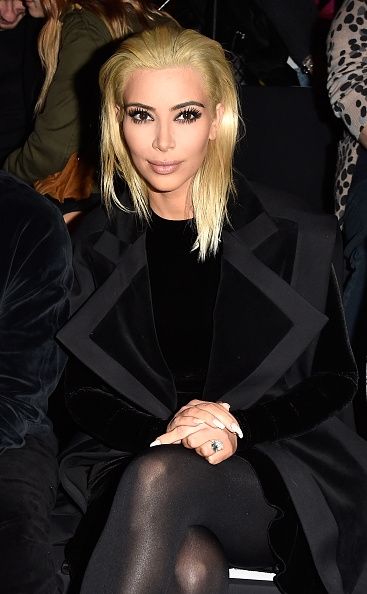 Kim Kardashian au Défilé Balmain à la Fashion Week de Paris.