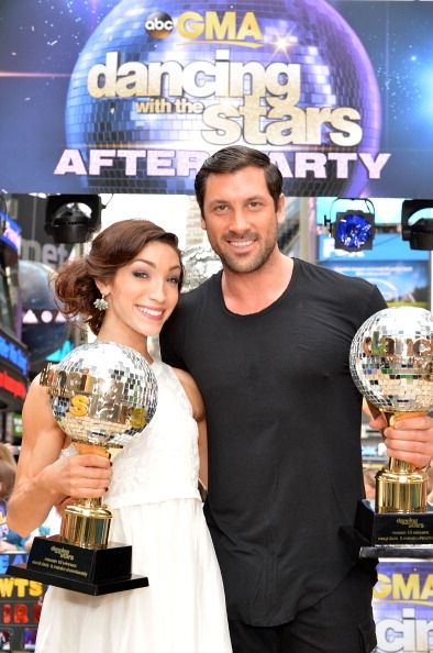 Meryl Davis et Maksim Chmerkovskiy au'Good Morning America.' Meryl Davis et Maksim Chmerkovskiy au'Good Morning America.'