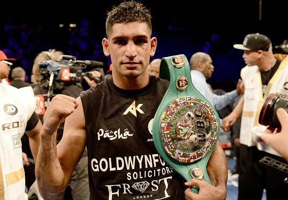 Amir Khan en Décembre 2014 combat avec Devon Alexander. Amir Khan en Décembre 2014 combat avec Devon Alexander.
