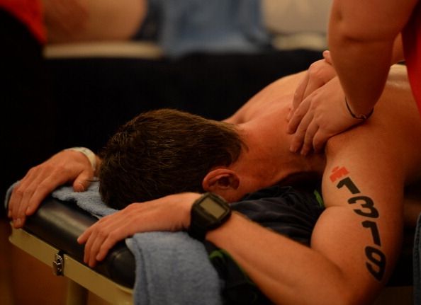 La thérapie de massage peut aider à soulager les symptômes de diverses conditions physiques