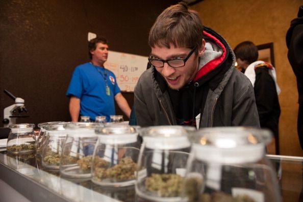 Plus les adolescents désapprouvent la consommation de marijuana