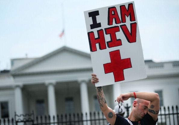 Les travailleurs non-médicaux du VIH obtiennent un D