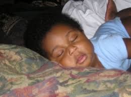 Les enfants qui don't get enough sleep may be at increased risk for obesity later. 