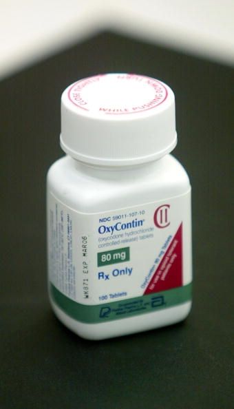 OxyContin, un analgésique opioïde, a été approuvé pour une utilisation chez les jeunes au sérieux, la douleur continuelle.