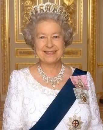Queen Elizabeth présente des symptômes qu'elle souffre de la maladie d'Alzheimer's Disease although the Palace is doing everything to keep her condition under wraps.