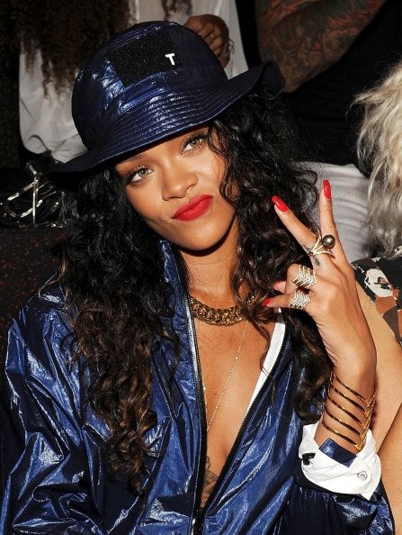 Rihanna à la Alexander Wang Défilé de mode au cours de Mercedes-Benz Fashion Week Printemps à 2015.