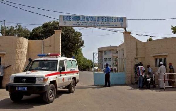 Les autorités sénégalaises sont traquer tous ceux qui peuvent avoir été exposés au virus Ebola entrer en contact avec l'étudiant infecté de la Guinée. Les autorités sénégalaises sont traquer tous ceux qui peuvent avoir été exposés au virus Ebola entrer en contact avec l'étudiant infecté de la Guinée.