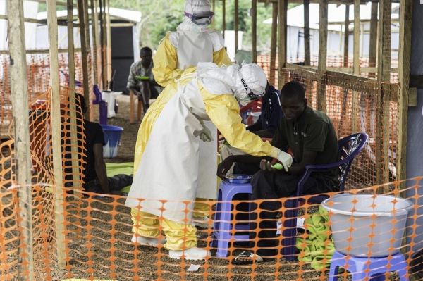 Sierra Leone trois jours Ebola maison pour abriter check-up médical