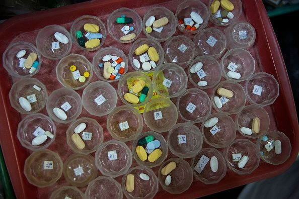 Prendre une pilule peut être un combat pour les enfants et les adultes,