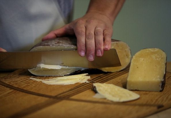 Questions FDA règle Clarification empêcher des communes Artisan Cheese Making pratique du vieillissement sur bois